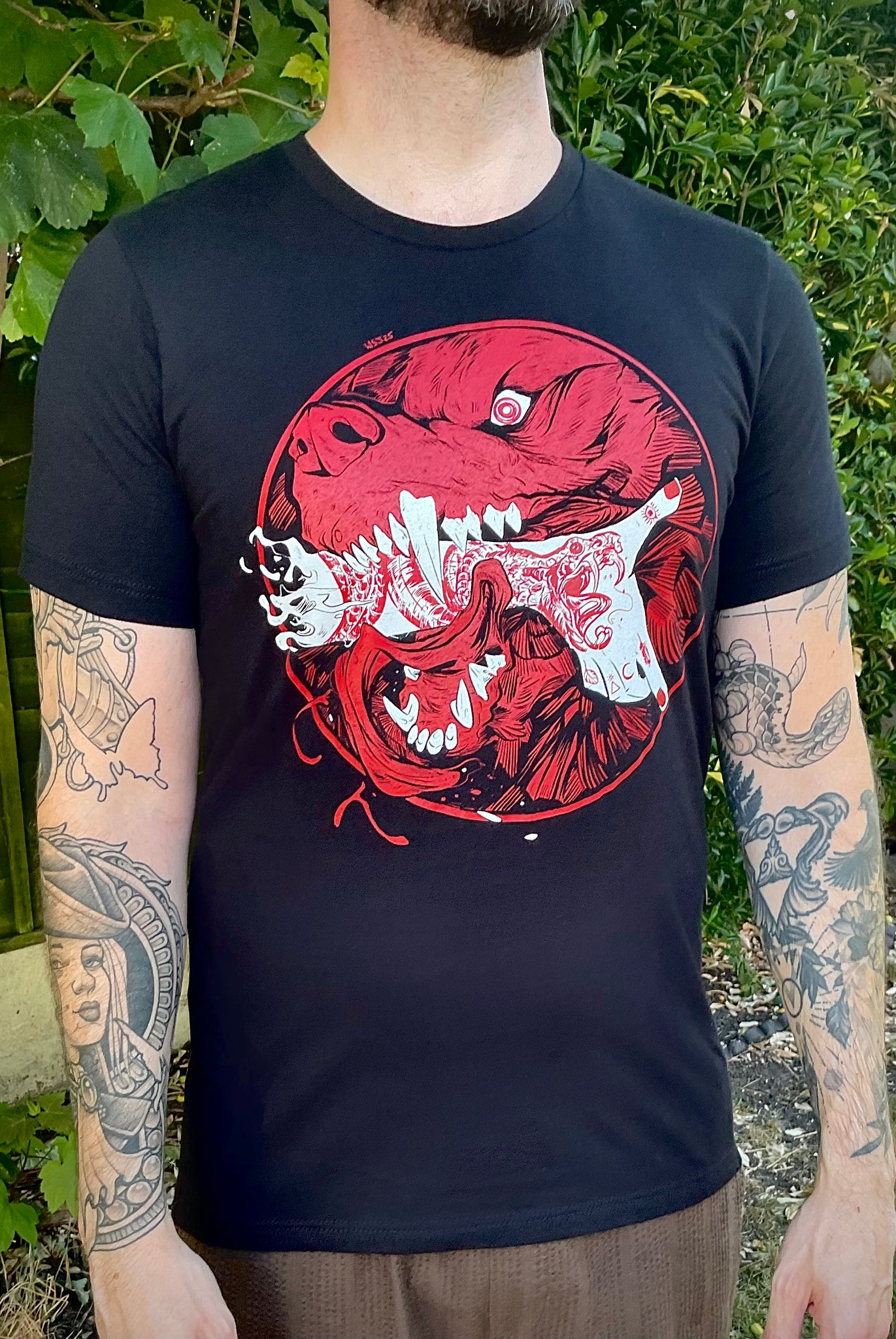 Hand that feeds Tee